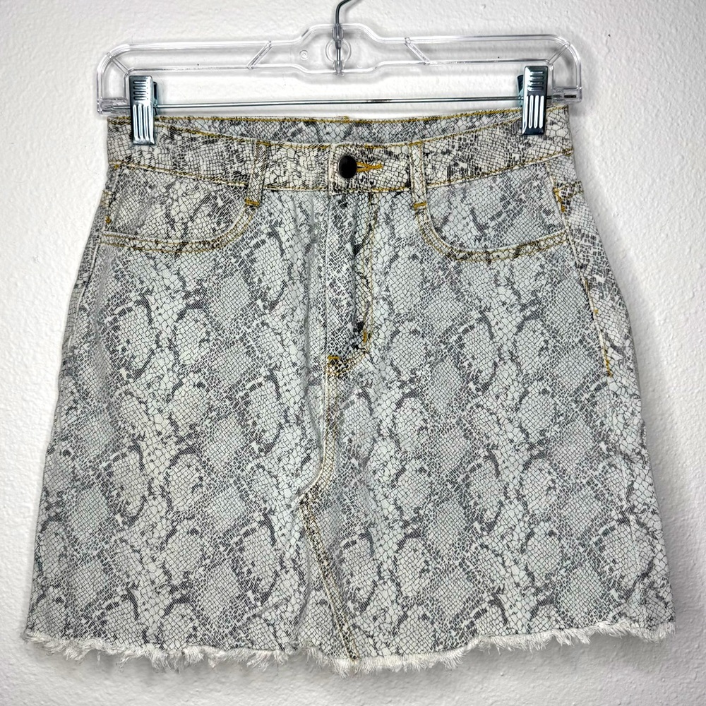 Le Lis White Snake Print Denim Jean Skirt Womens Size S Biker Emo Edgy Boho